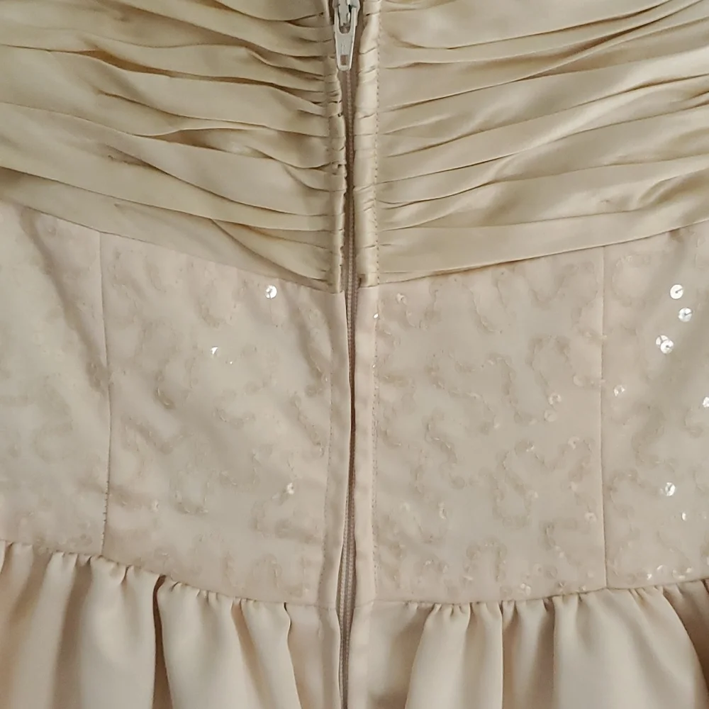EUC, Betsy Johnson, sz 4 evening dress - Picture 6 of 7
